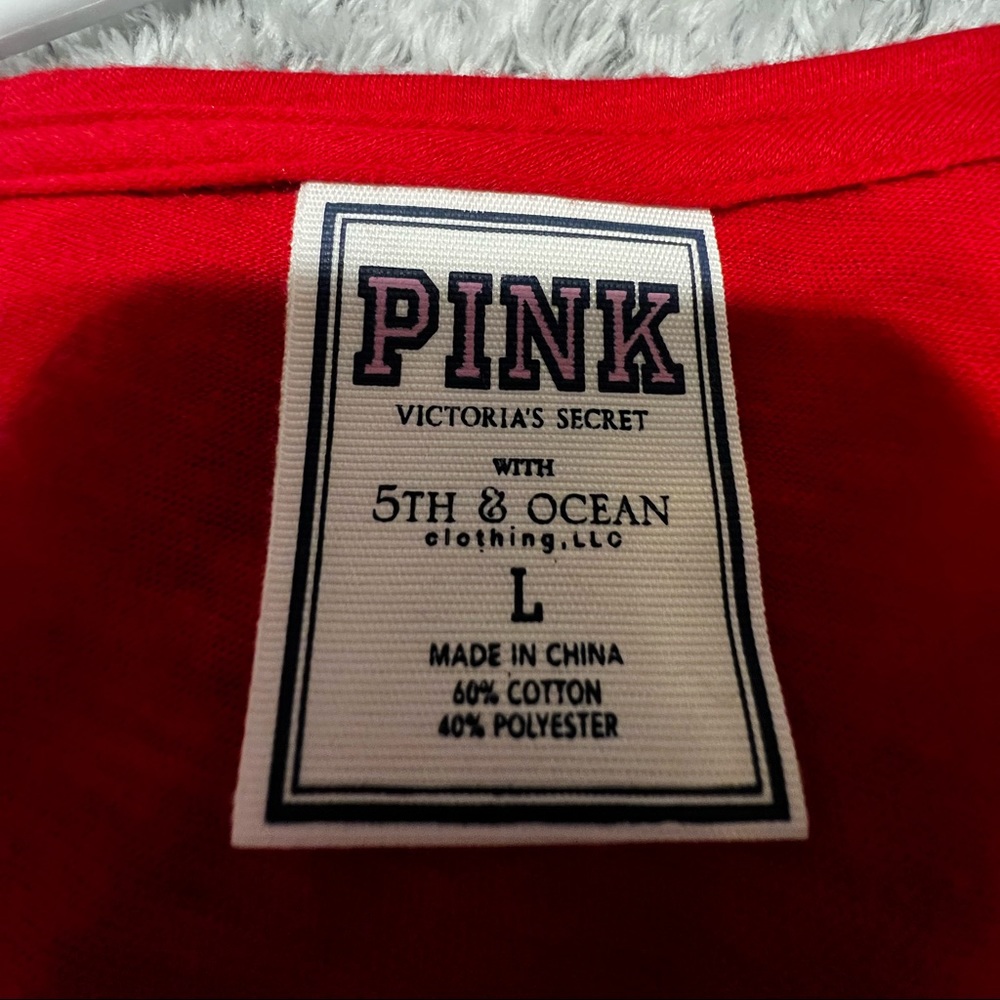 ✨❤️🔥 SUPER, SUPER RARE✨❤️🔥VS PINK CAPRIS AND TEE - Picture 4 of 5